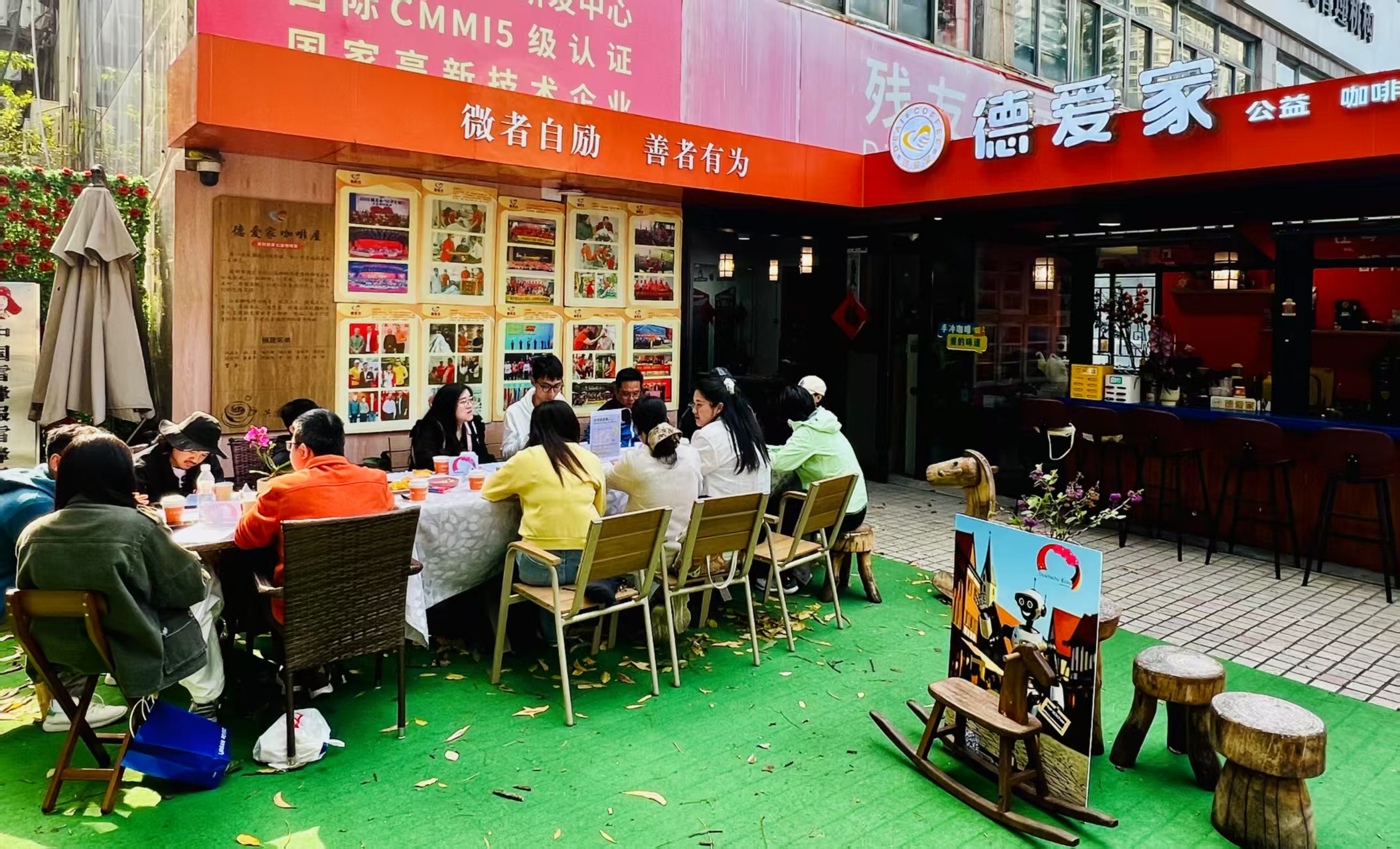Cherish and Judy first met at Deai Home Cafe in Shenzhen